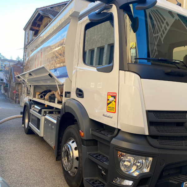 Livraison granulés vrac DIN+ Camion souffleur pesée embarquée