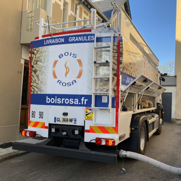 Livraison granulés vrac DIN+ Camion souffleur pesée embarquée